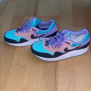 Only worn once Nike air max